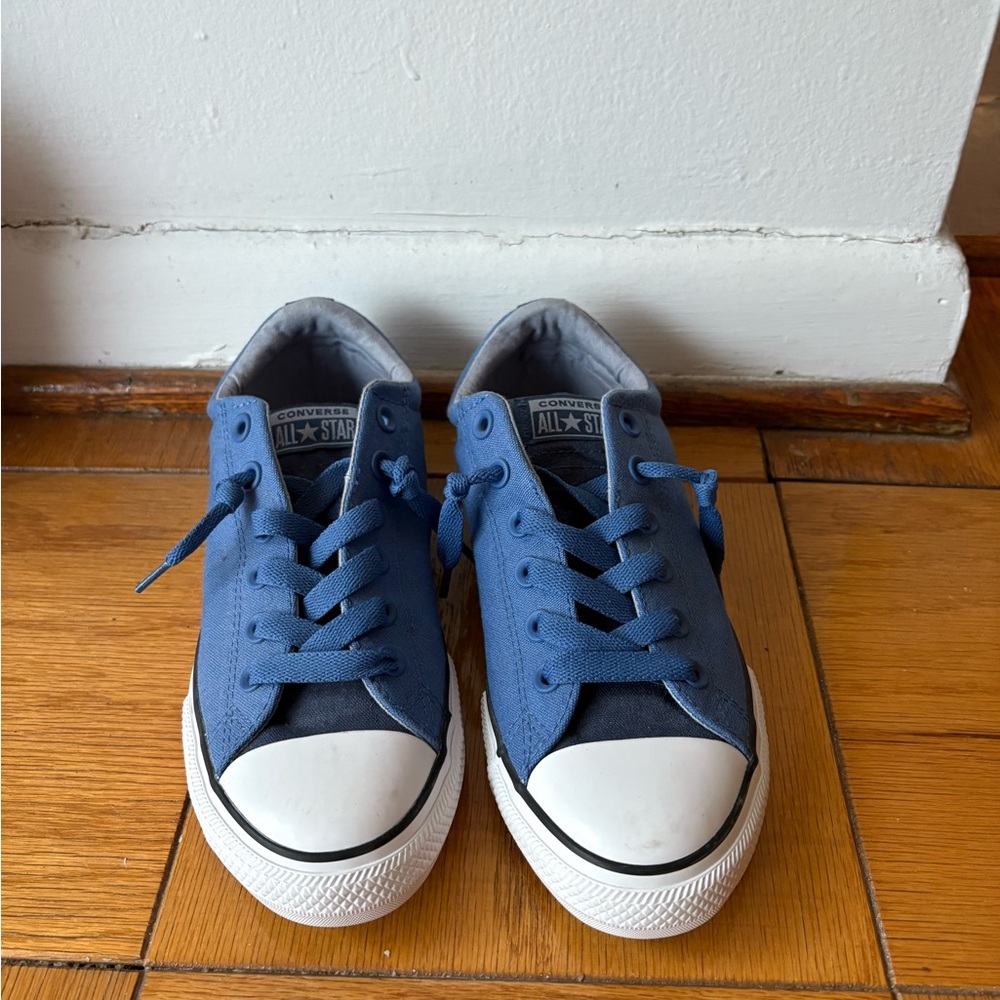 NWOT Unworn Blue Converse Sneakers